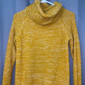 Long sleeve turtle neck sweater